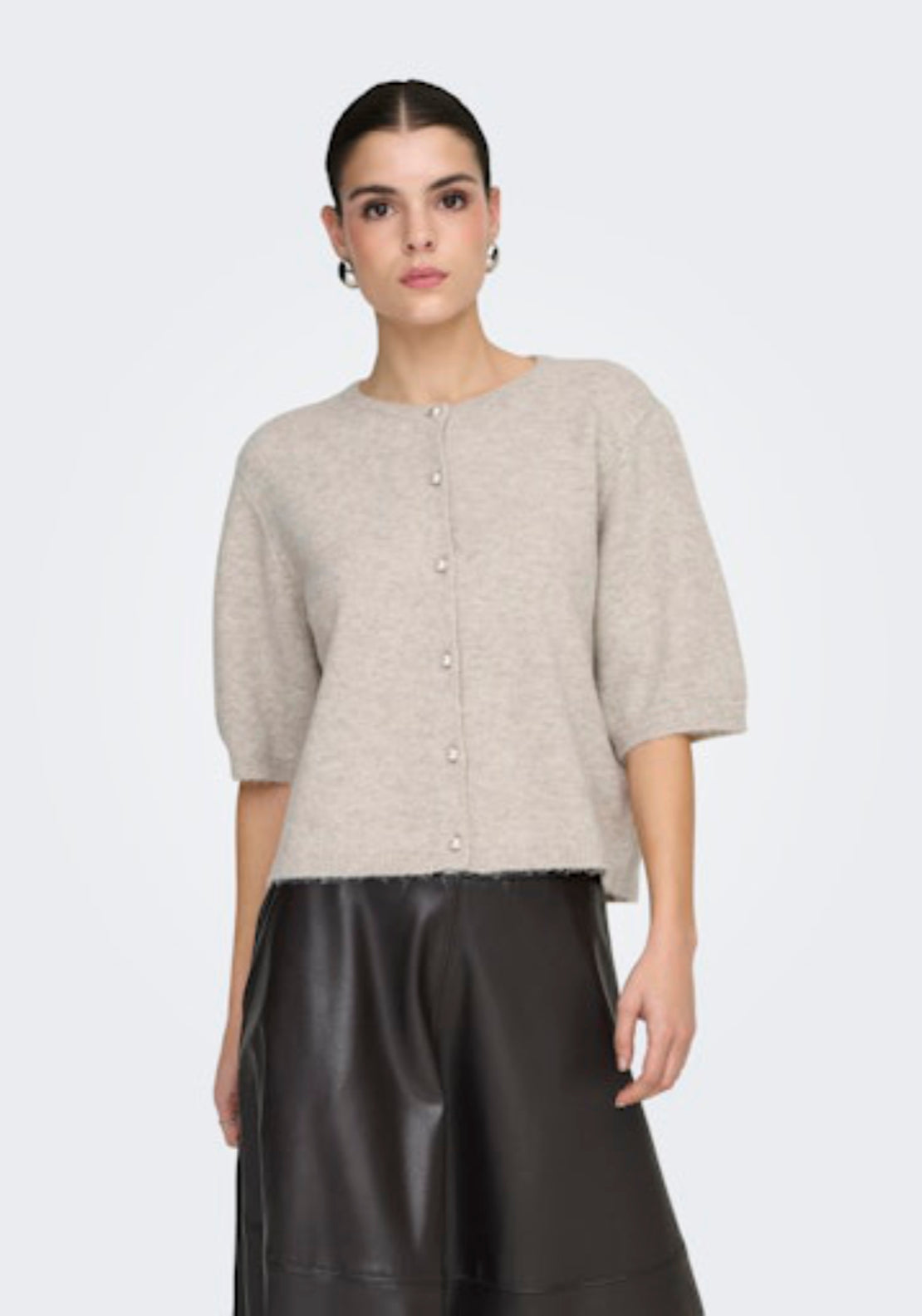 Rue Life Pearl Cardigan - Gray