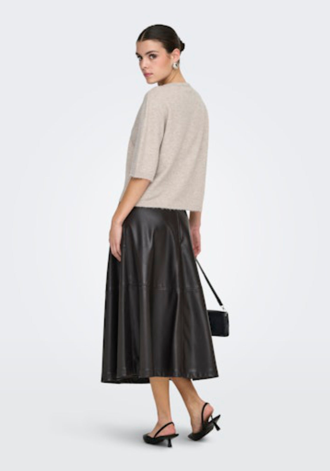 Rue Life Pearl Cardigan - Gray
