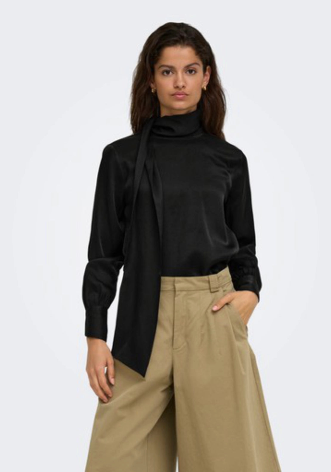 Fia Long Sleeve Bow Top - Black