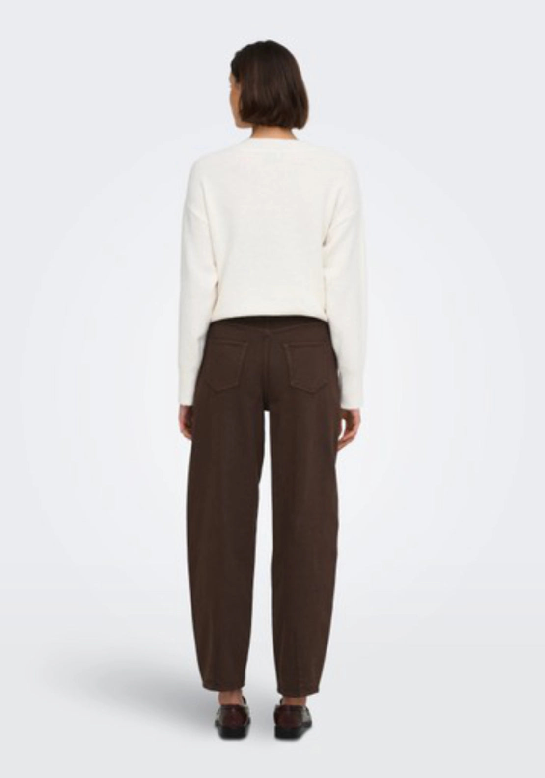 Susie Medium Rise Barrel Jeans - Chocolate Brown