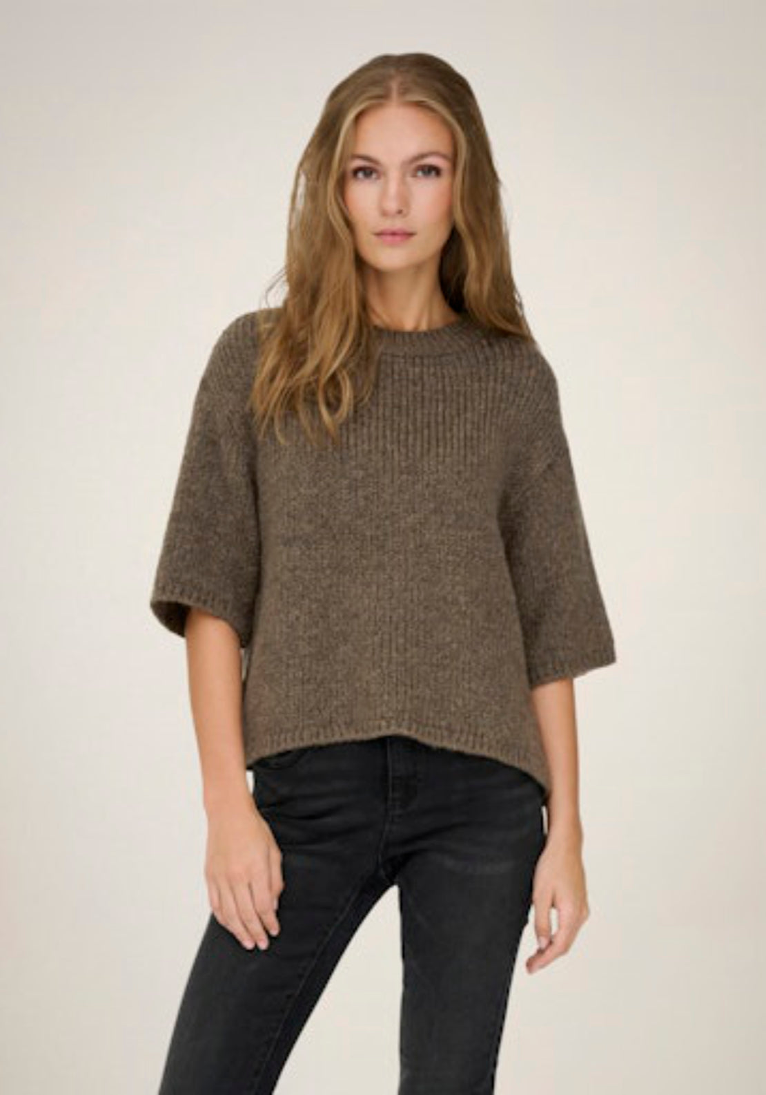 Linea Short Sleeve Round Neck Pullover - Shitake