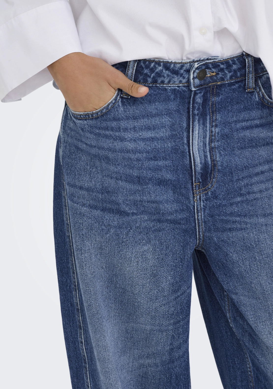 Susie Medium Rise Barrel Jeans - Blue Denim