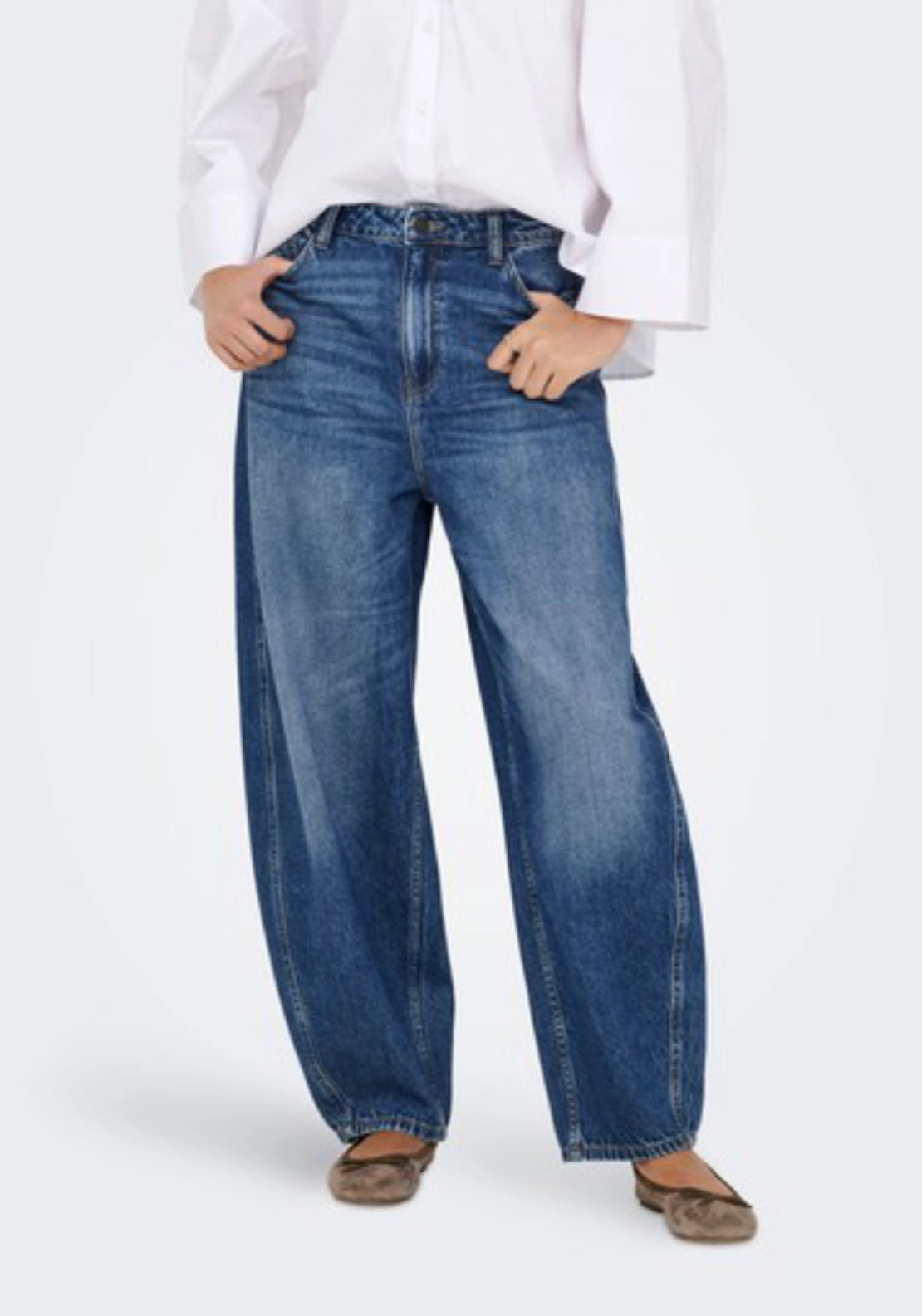 Susie Medium Rise Barrel Jeans - Blue Denim