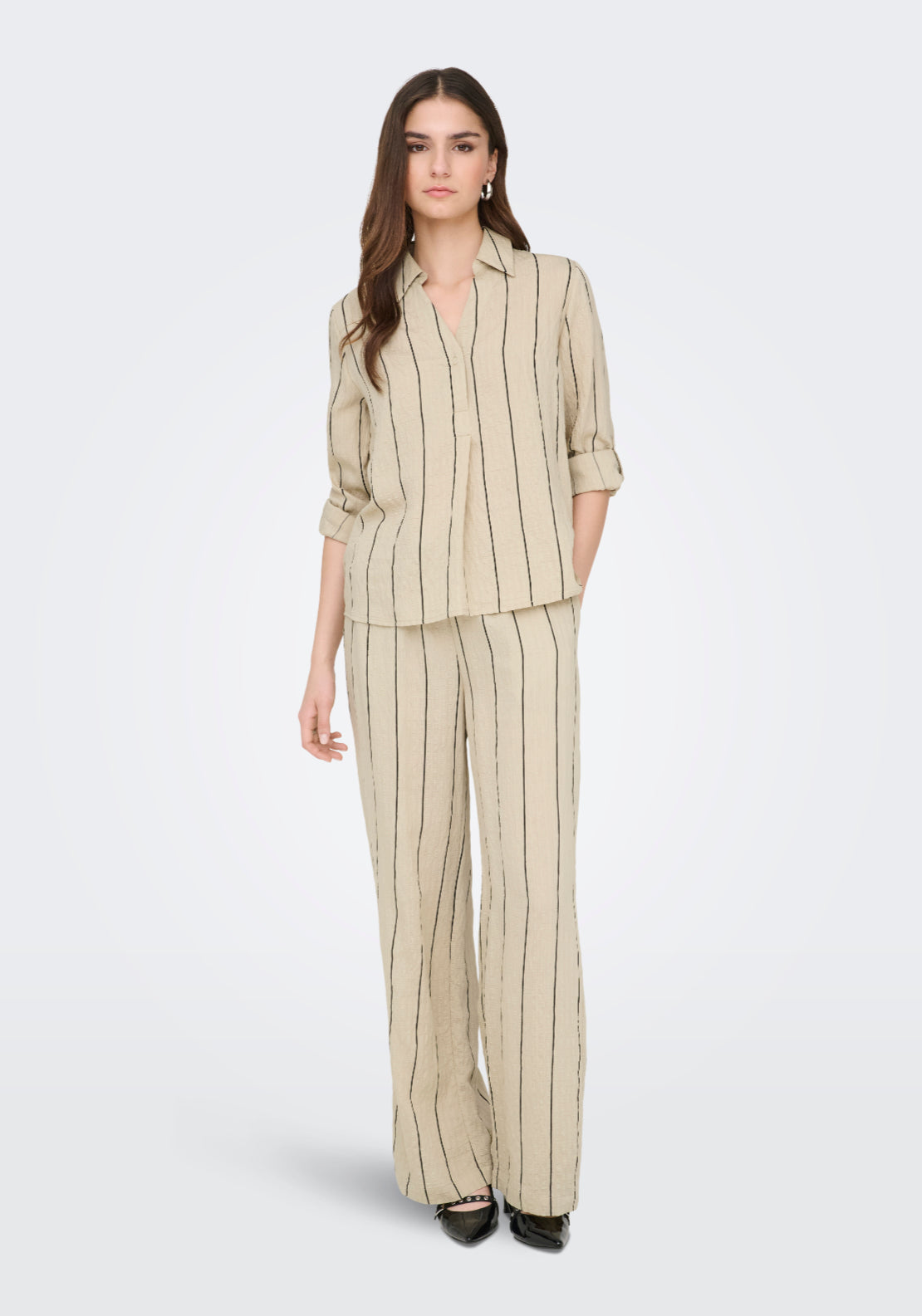 Jdy Ava Long Sleeve Fold Up Shirt - Eucalyptus/black 5 Shaws Department Stores