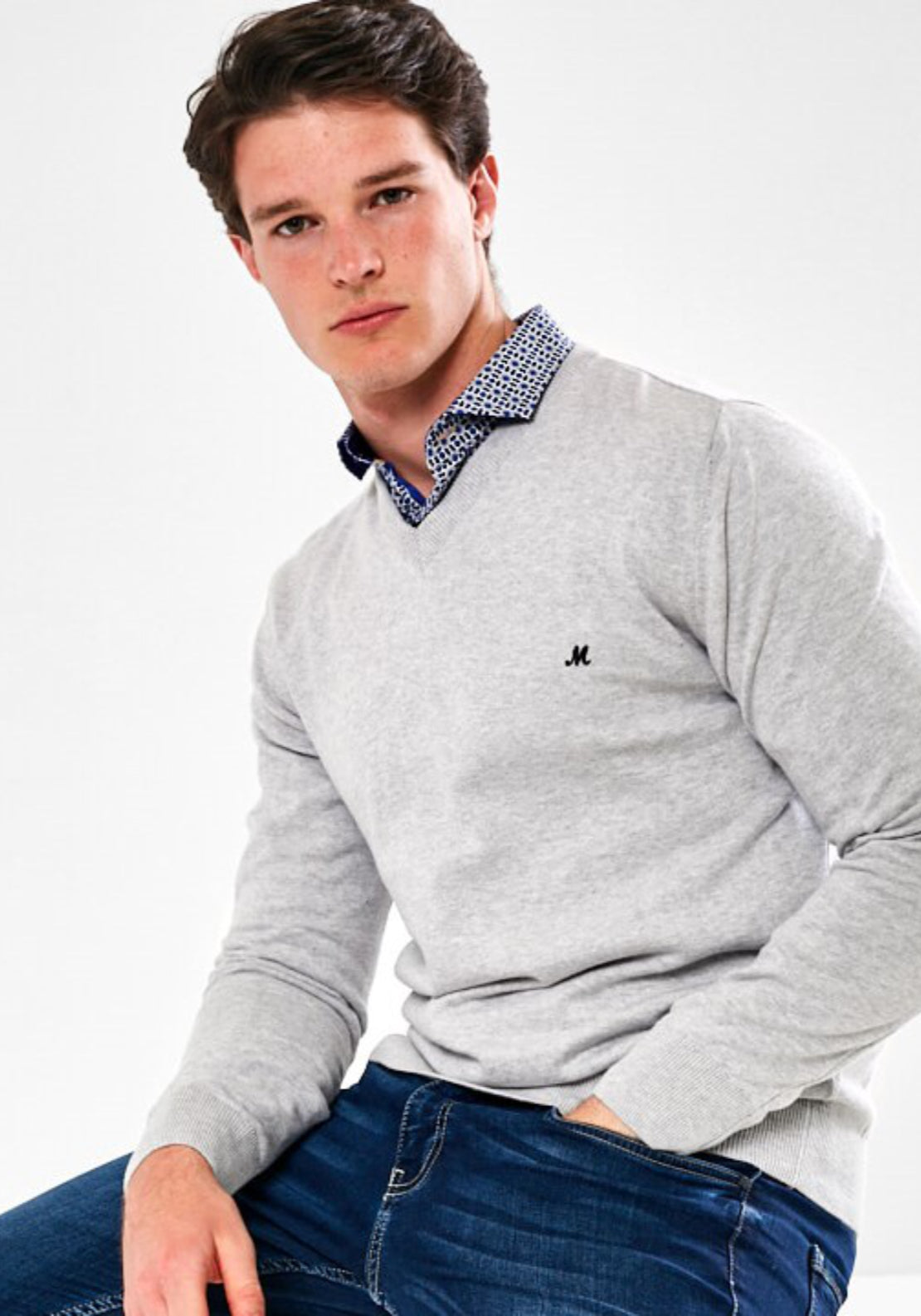 Azenha V Neck Knit - Grey