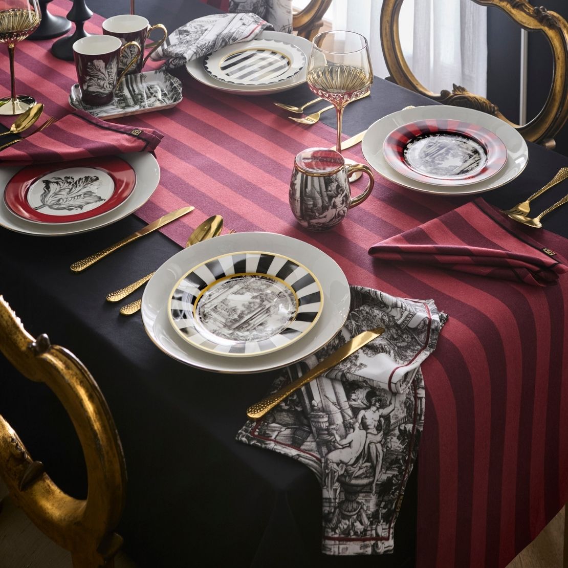 Laurence Llewelyn-bowen Festivo Napkins - Red 2 Shaws Department Stores