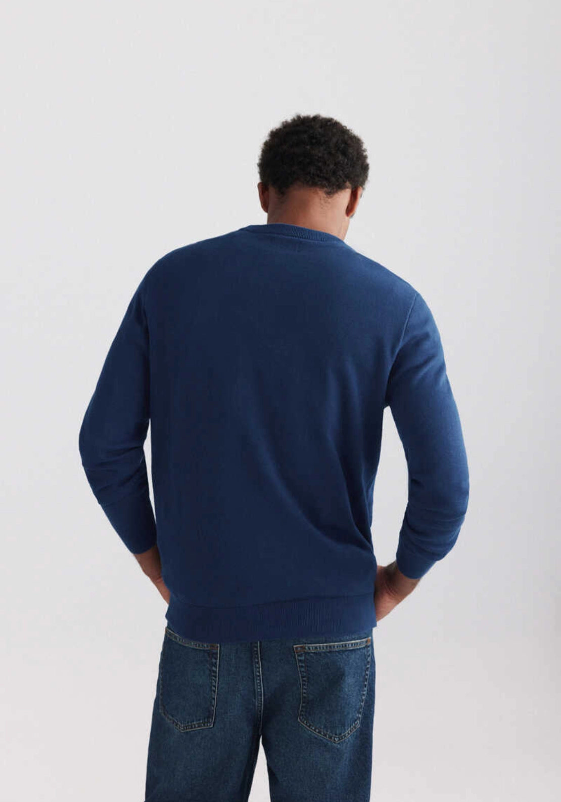 Classic Crew Neck Basic Knit - Blue