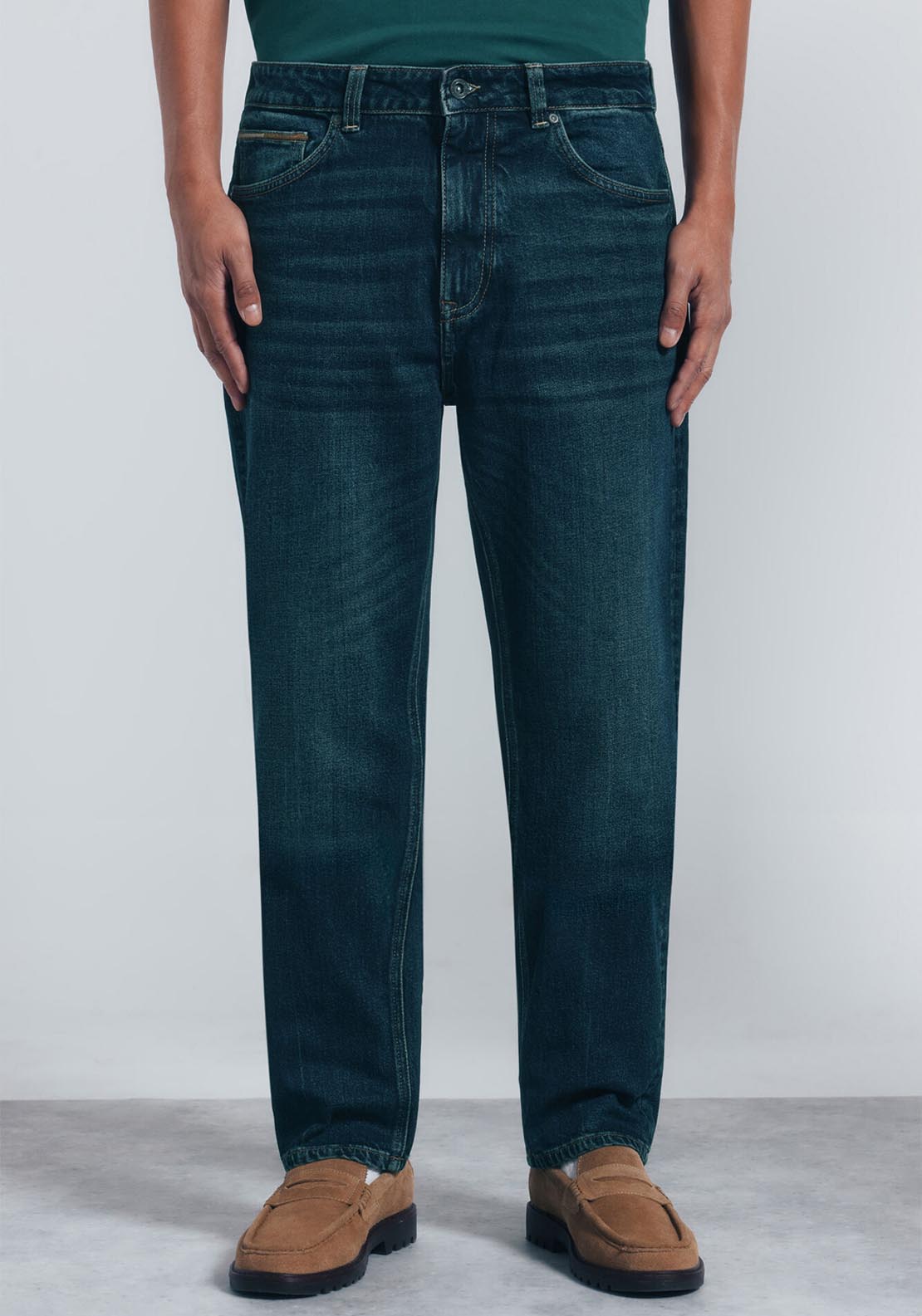 Regular Fit Dark Wash Jeans With Frayed Edges - Blue