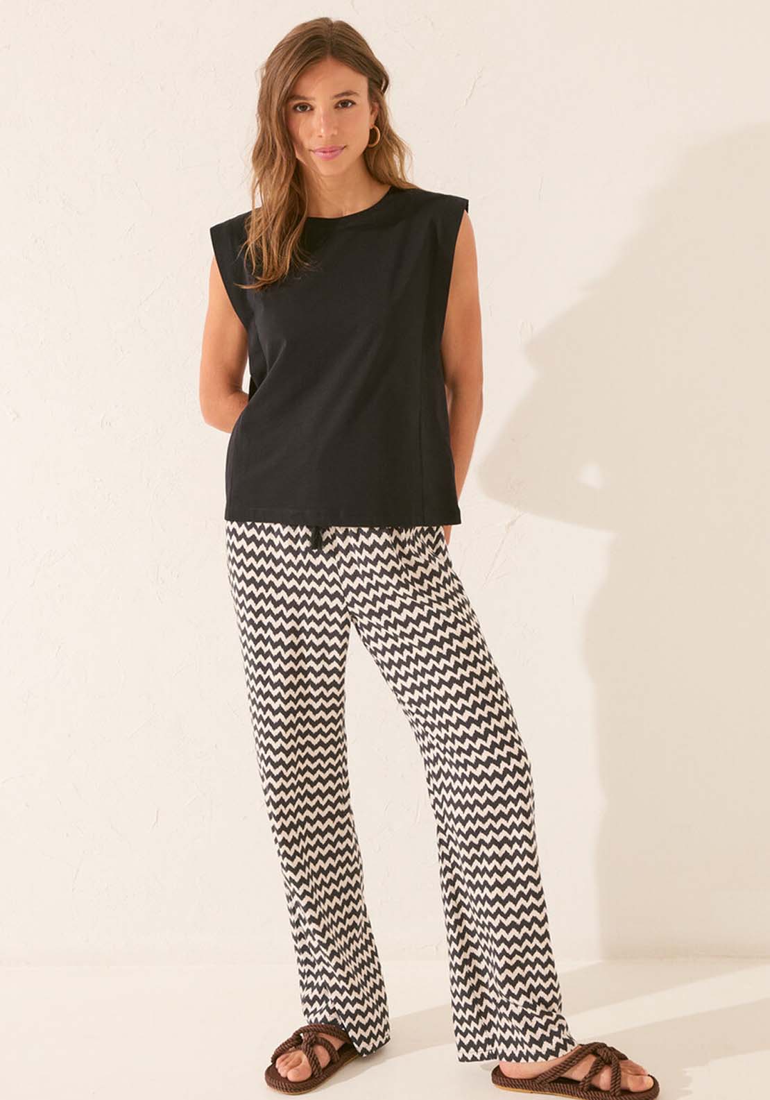 Sleeveless T-Shirt - Black