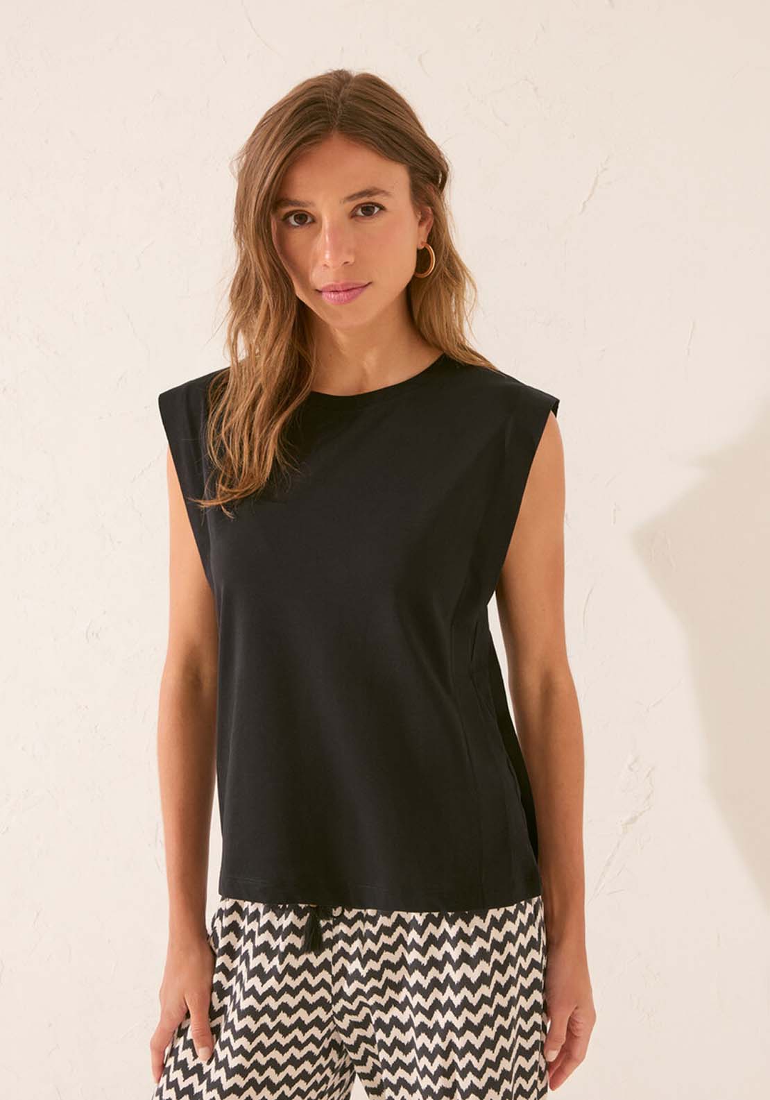 Sleeveless T-Shirt - Black