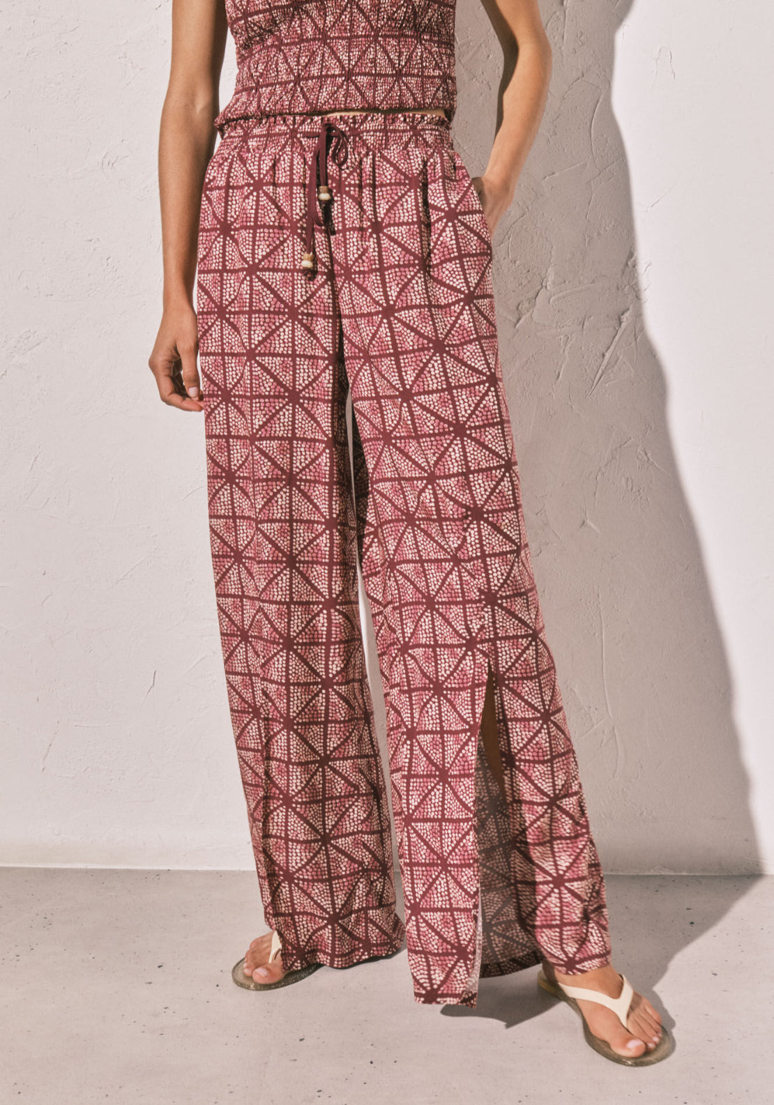 Long Trousers With Slit Hem - Maroon
