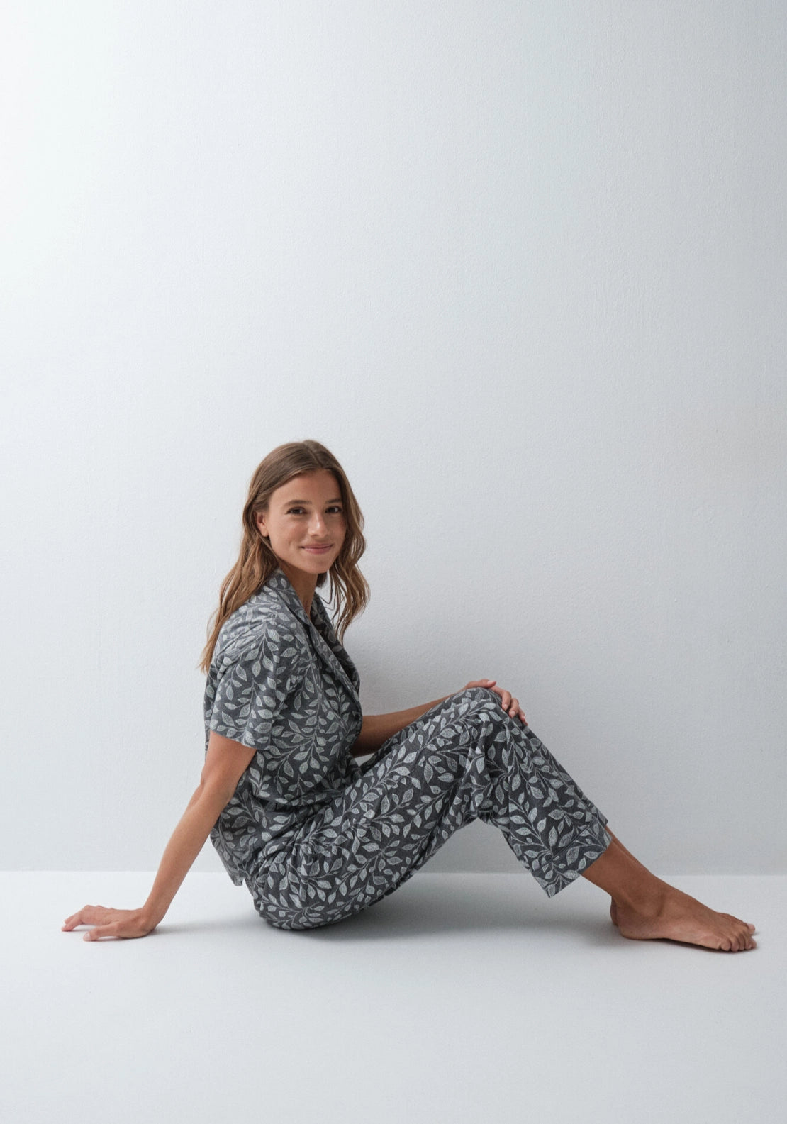 Leaf Print Classic Pyjama Set - Grey