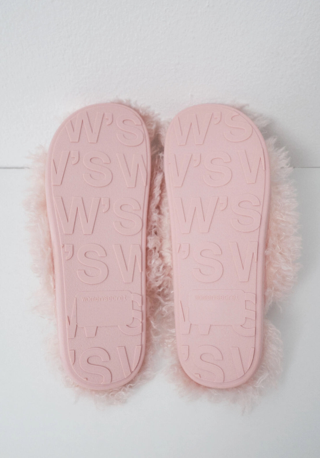 Plush Slippers - Pink