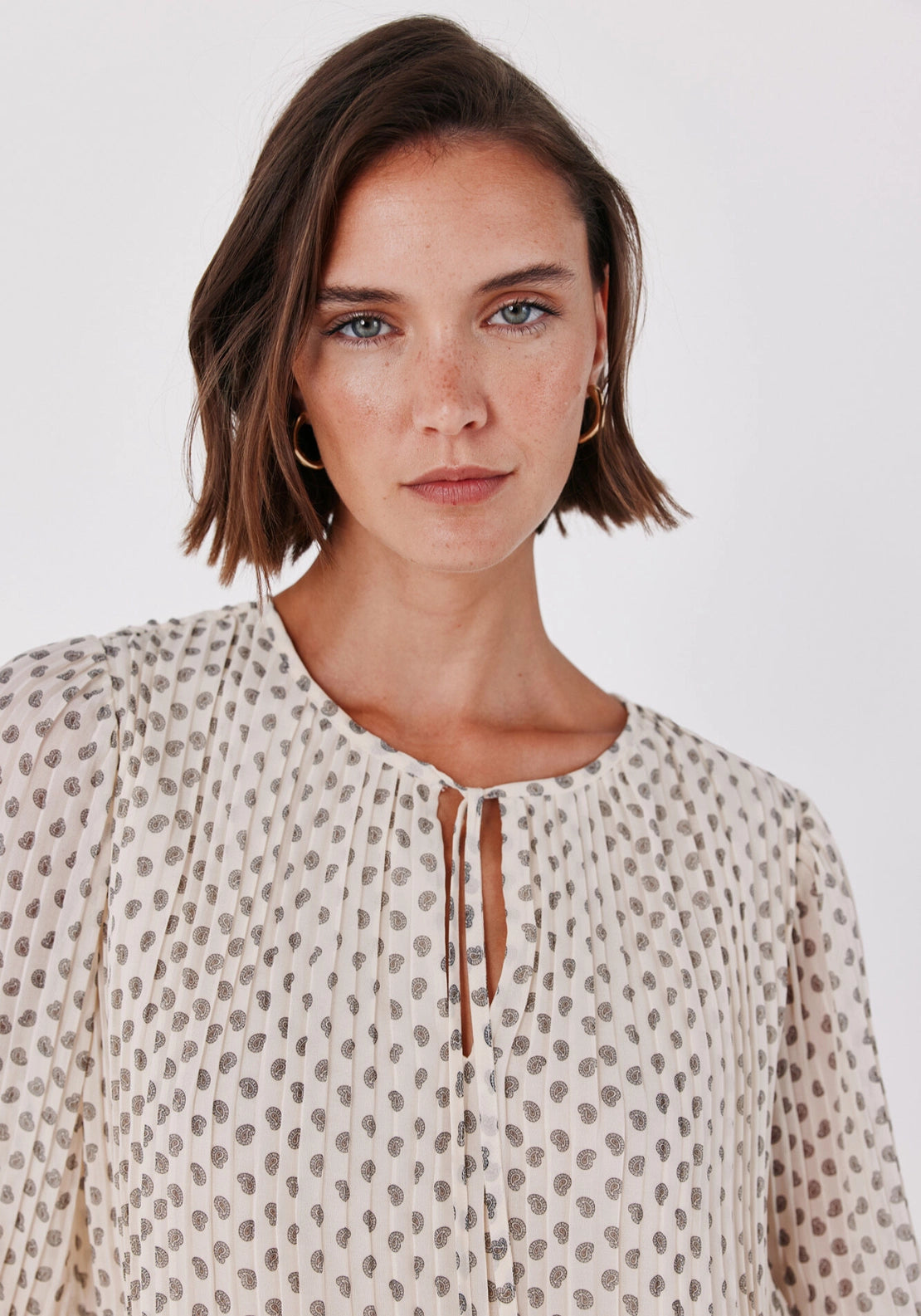 Print Pattern Loose Shirt With Tie Neck - White Print