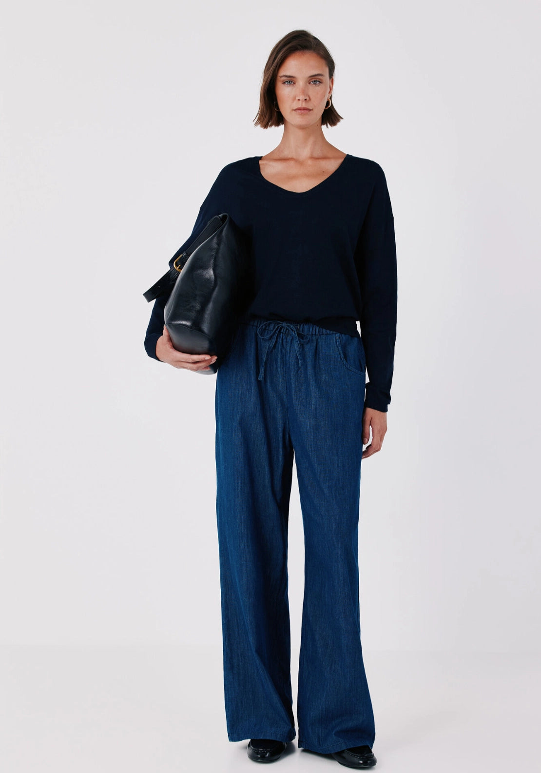 V-Neck Jumper - Navy