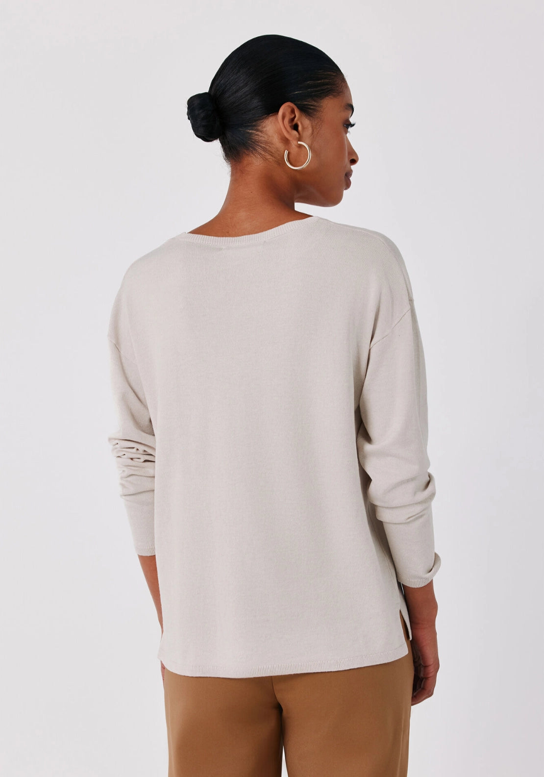 V-Neck Jumper - Sand