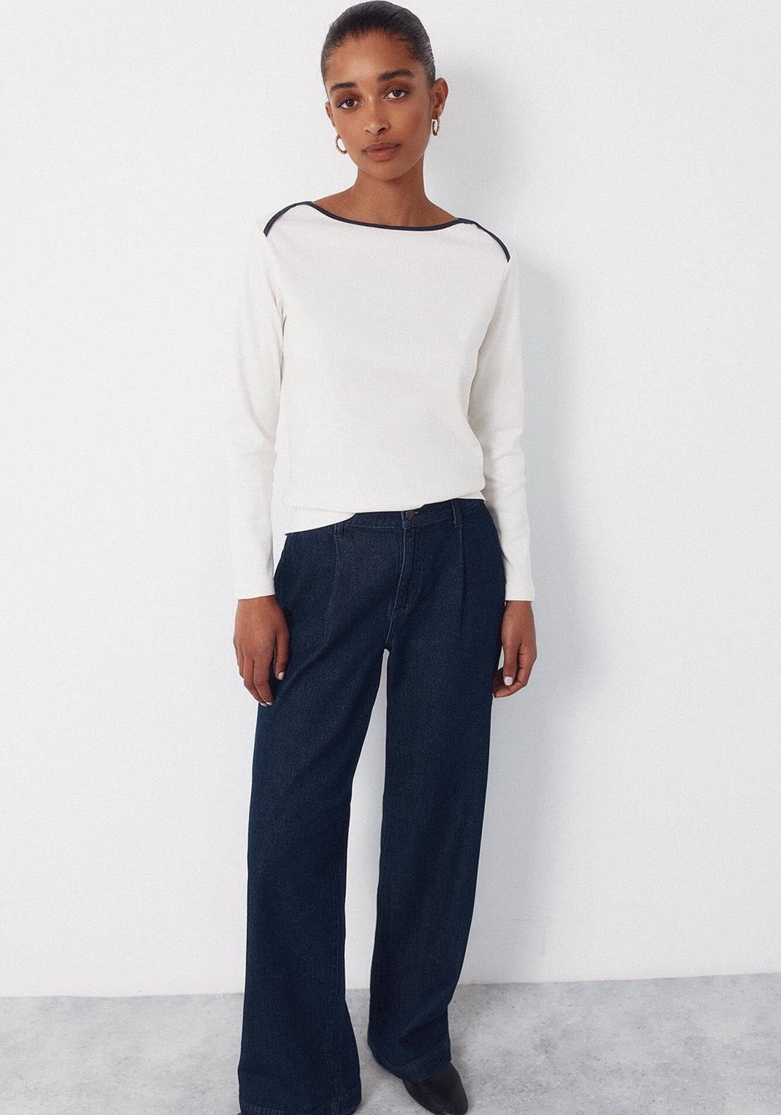 Contrast Boat Neck T Shirt - Cream