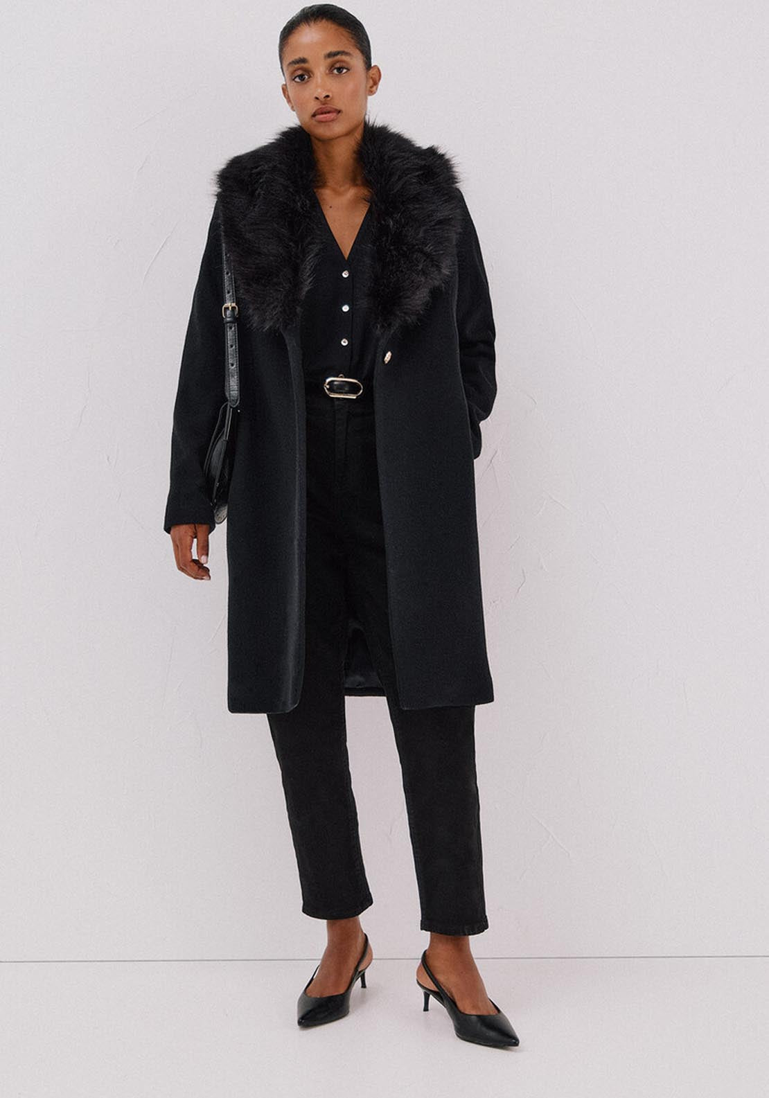 Coat With Fur Effect Detail - Black