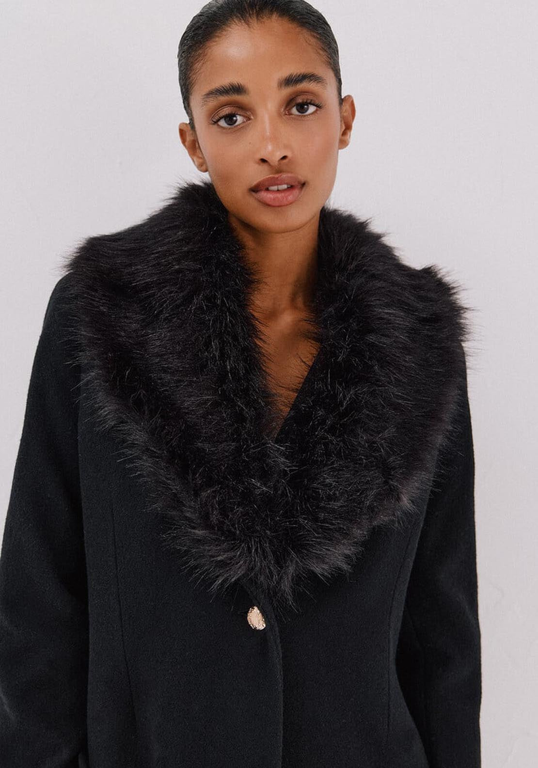 Coat With Fur Effect Detail - Black