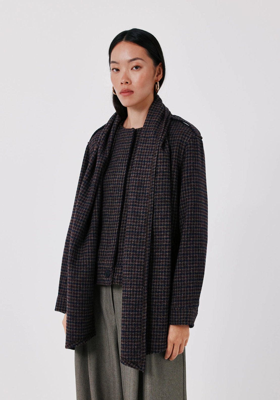 Short Jacket With Scarf - Wine