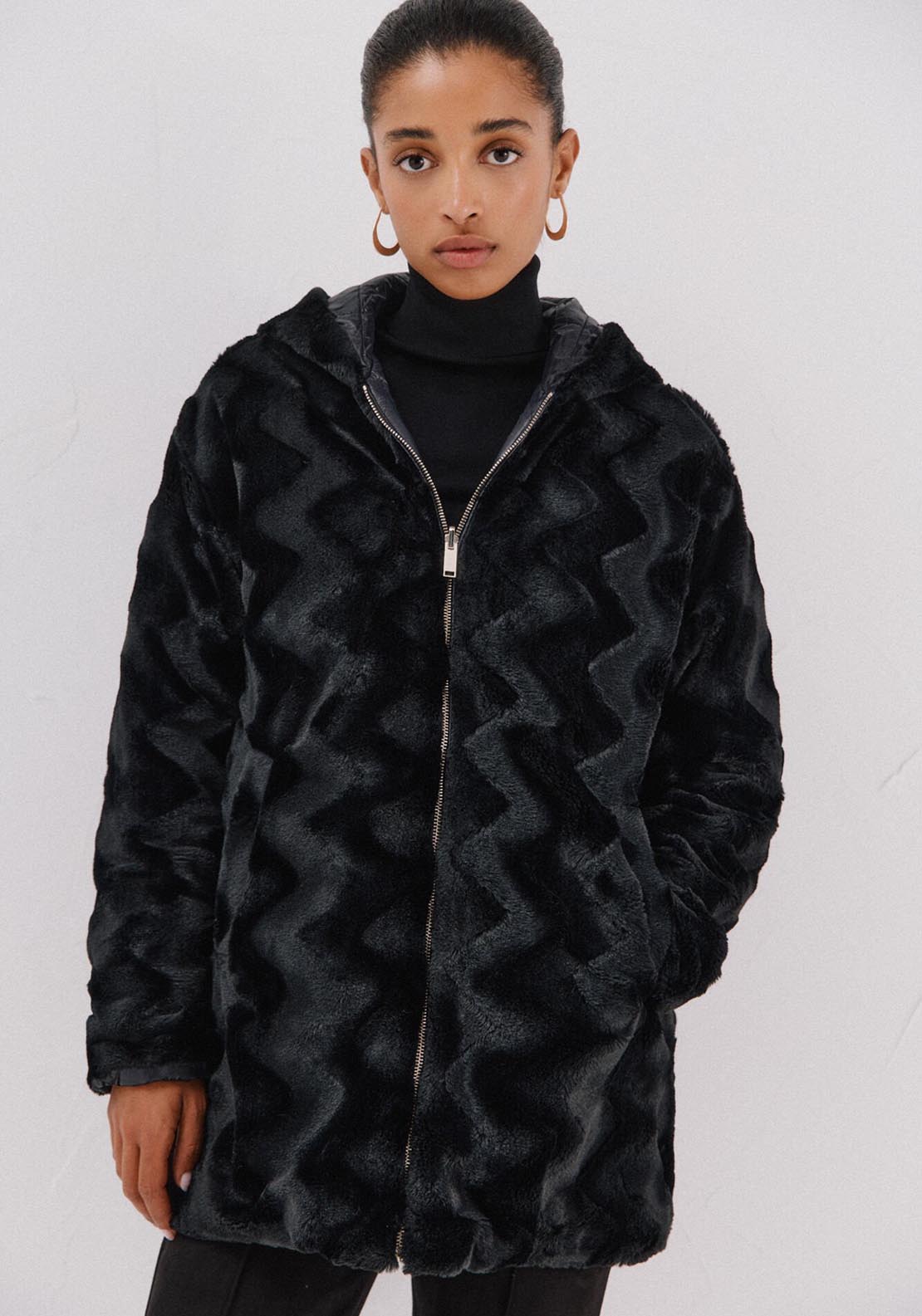 Reversible Quilted Anorak With Fur Effect - Black