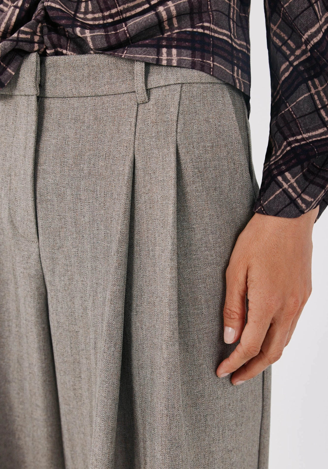 Herringbone Darted Trousers - Beige/camel
