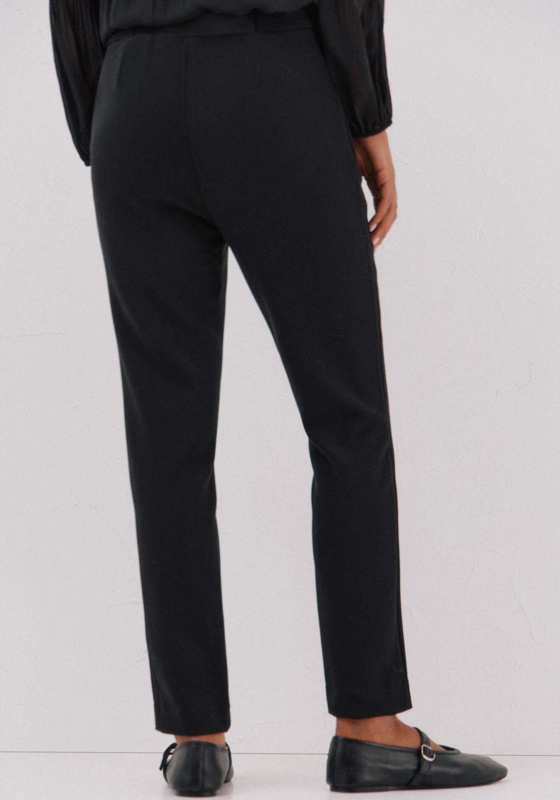 Comfort Stretch Pants - Black