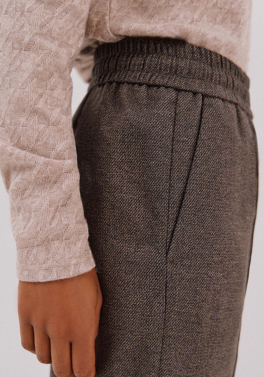 Panralón Rubber Texture Trousers - Brown