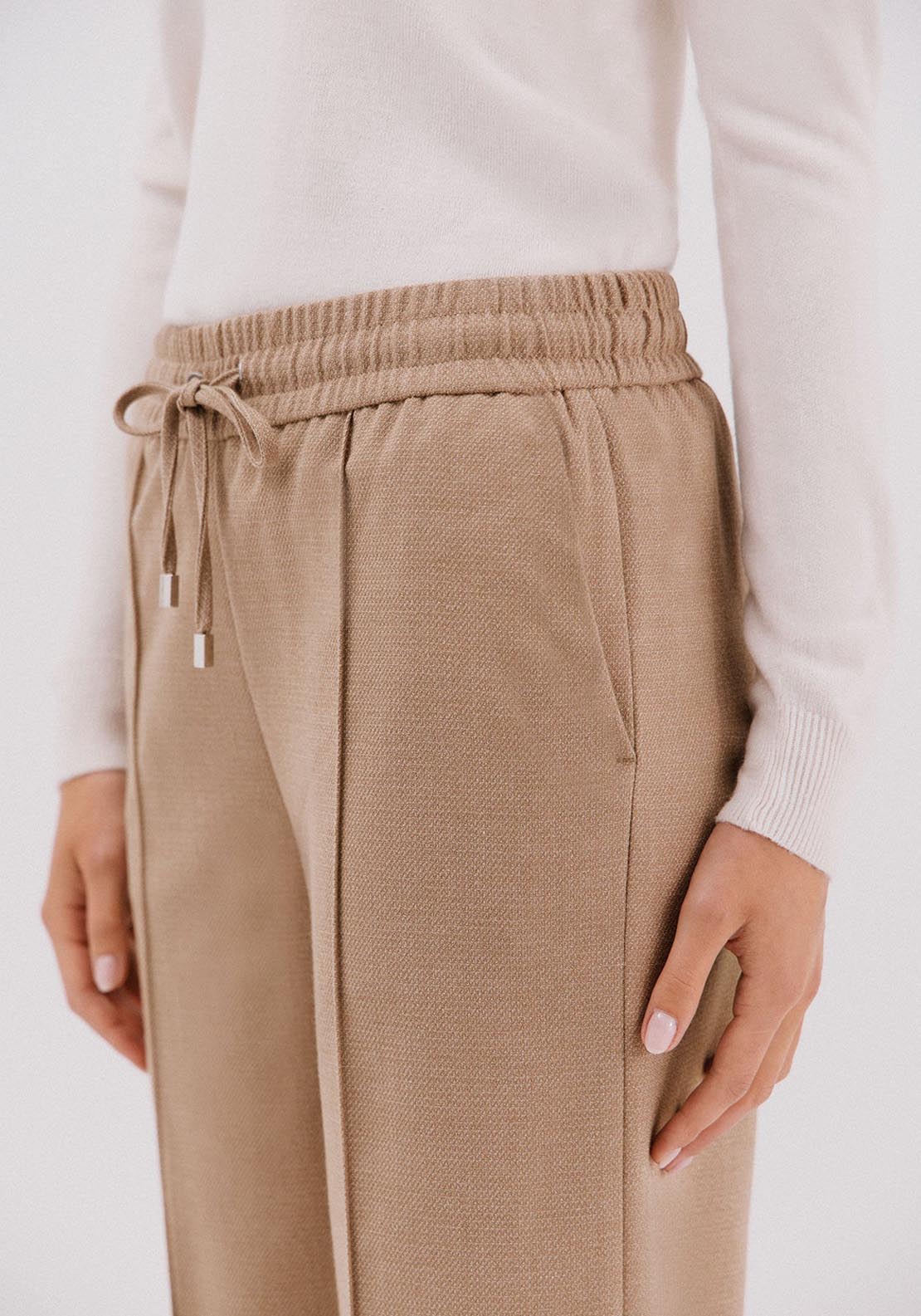 Panralón Rubber Texture Trousers - Beige