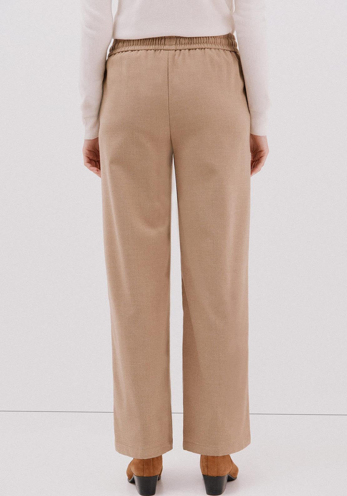 Panralón Rubber Texture Trousers - Beige