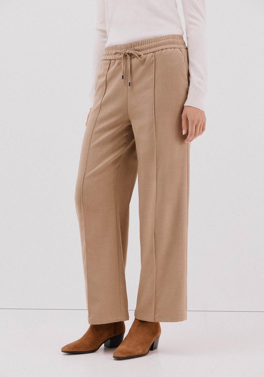 Panralón Rubber Texture Trousers - Beige