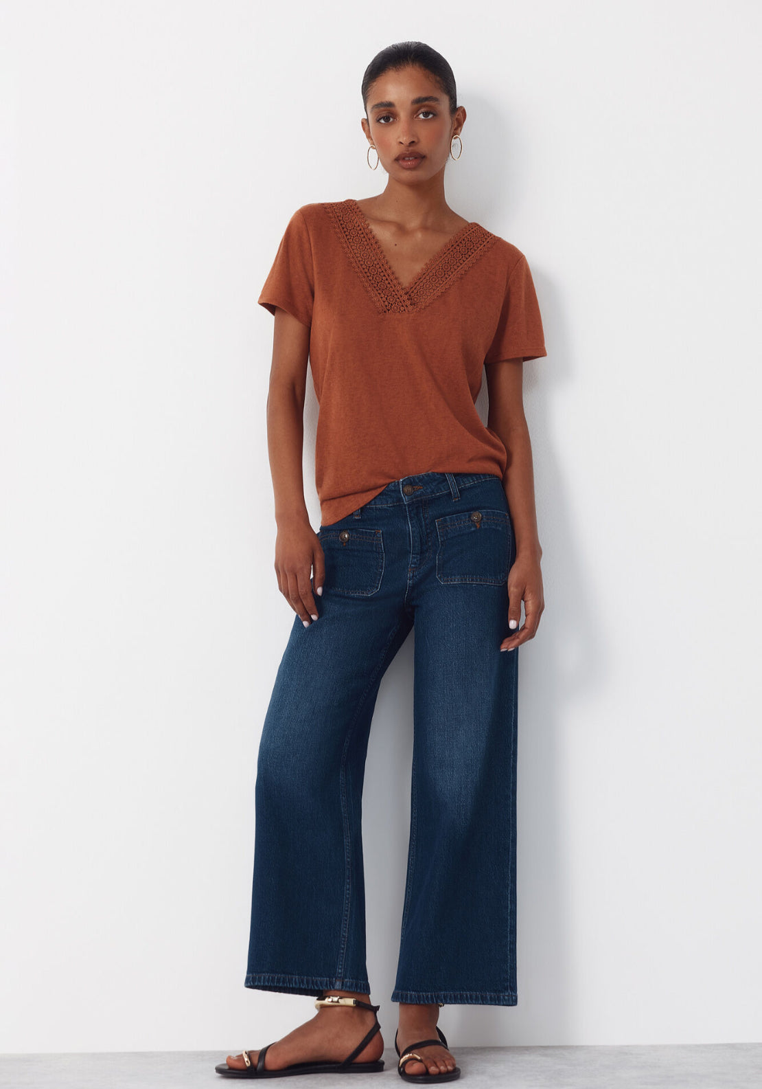 V Neck T Shirt With Trim - Medium Brown