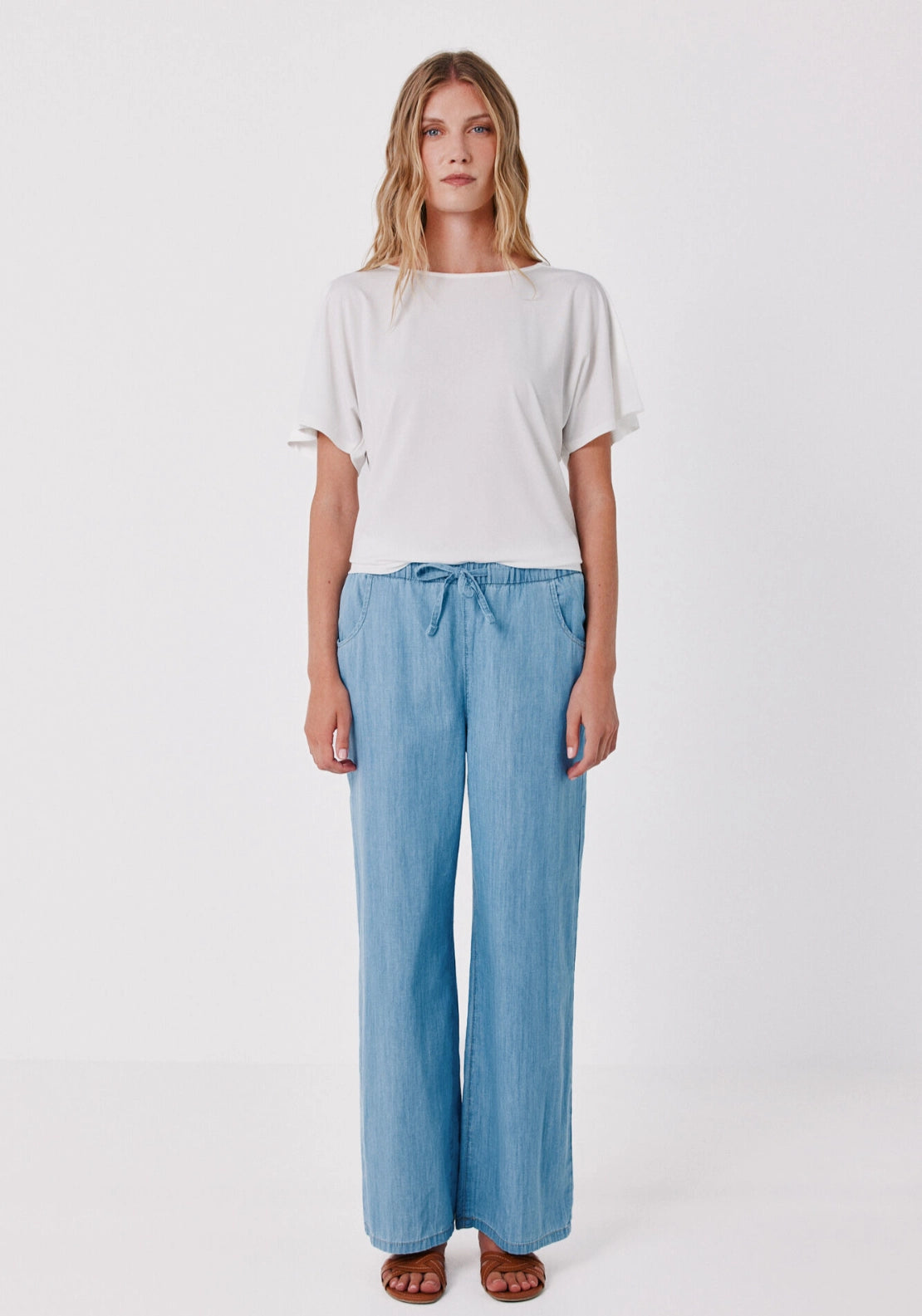 Fluid basic top - White