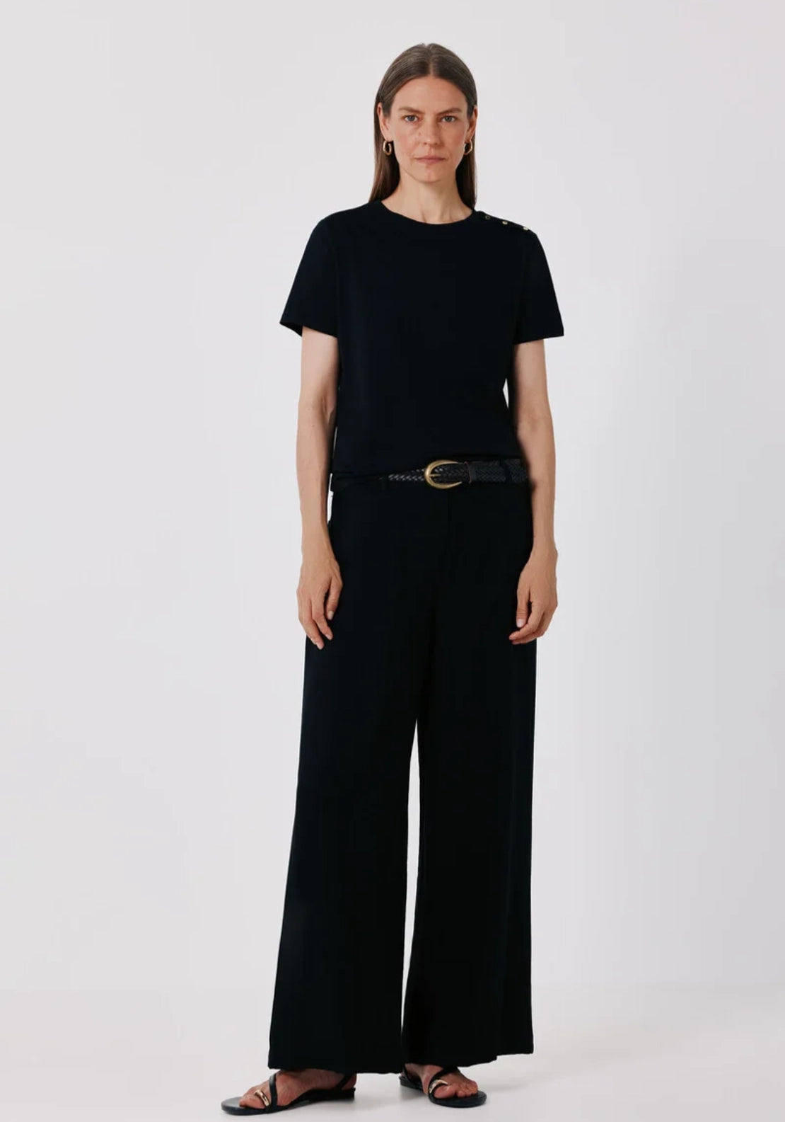 Gold button basic T-shirt - Black
