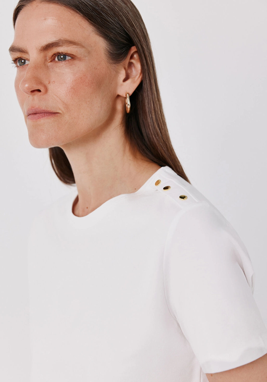 Gold button basic T-shirt - White