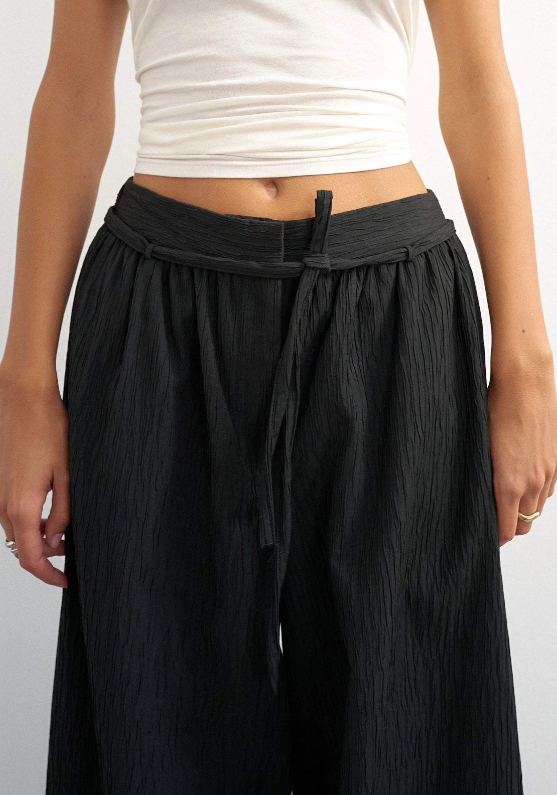 Theo Balloon Front Tie Trousers - Black