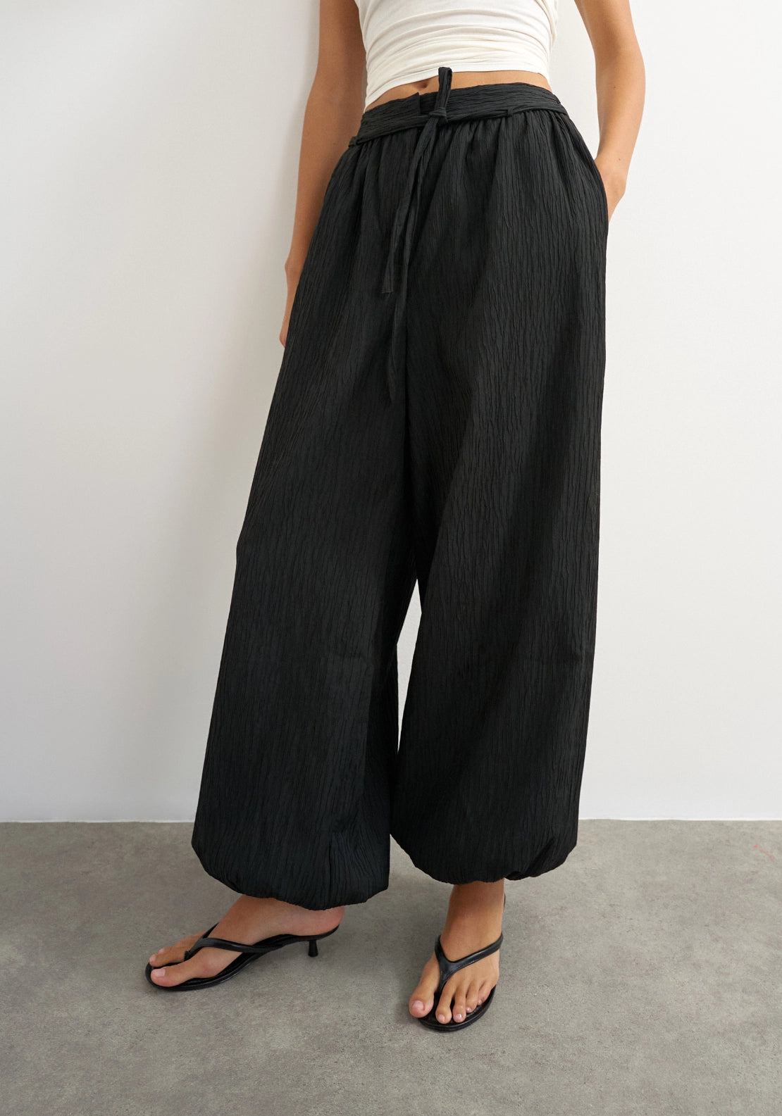 Theo Balloon Front Tie Trousers - Black