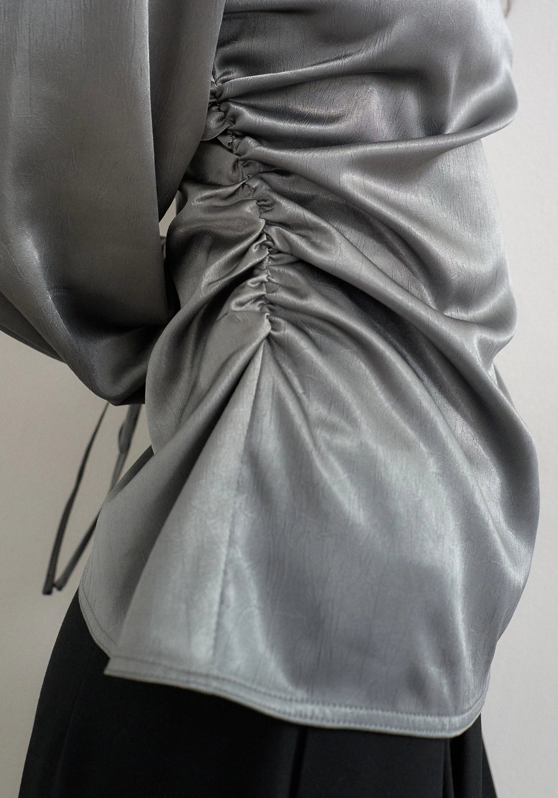 Denka Long Sleeve Shoulder Pad Funnel Top - Grey