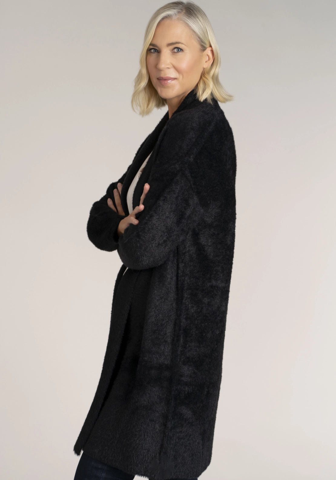 Feather Yarn Cardigan - Black