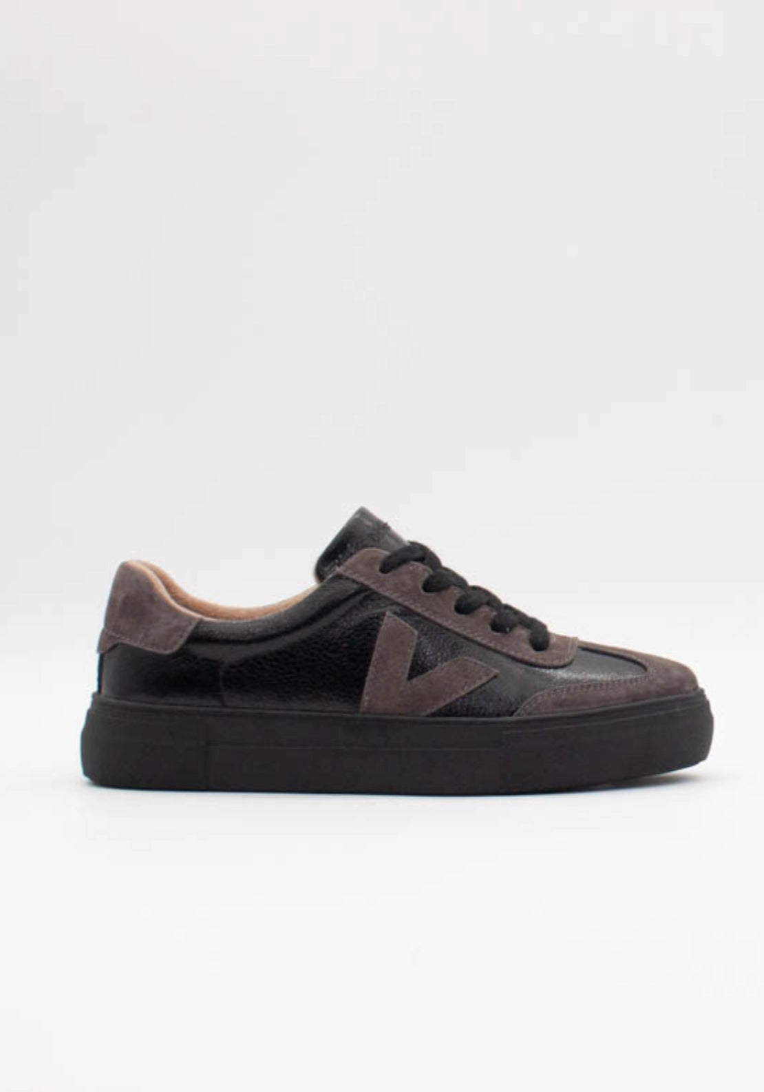 Ninety V Suede Trainer - Night Shadow