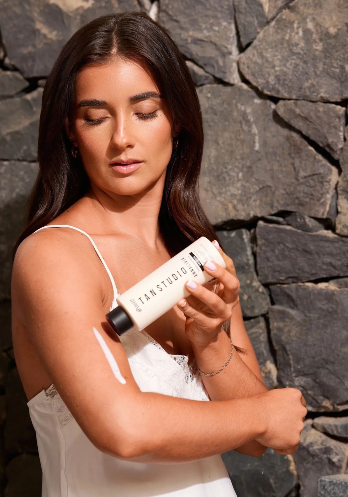 Annalivia Tan Studio Tan Milk - No Colour