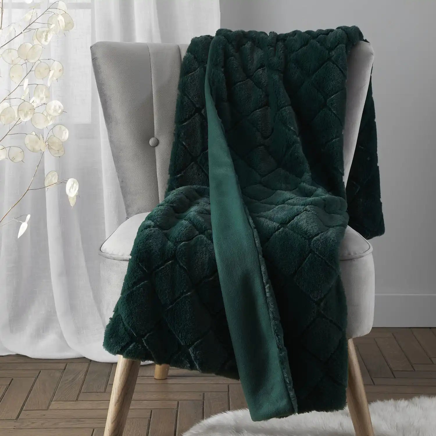 Catherine Lansfield Cosy Diamond Throw X170 - Green 2 Shaws Department Stores