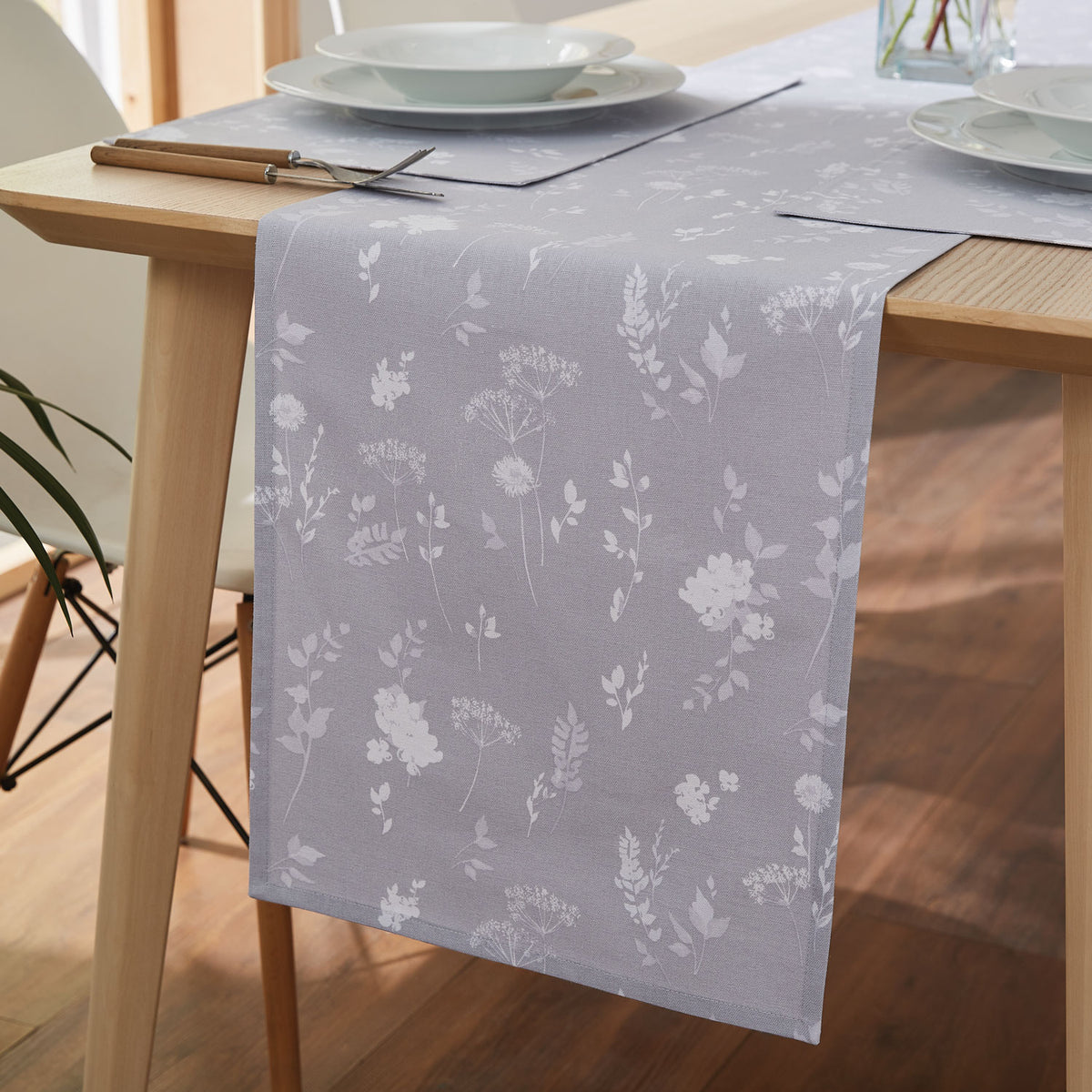 Dining Meadowsweet Floral Table Runner - White / Grey